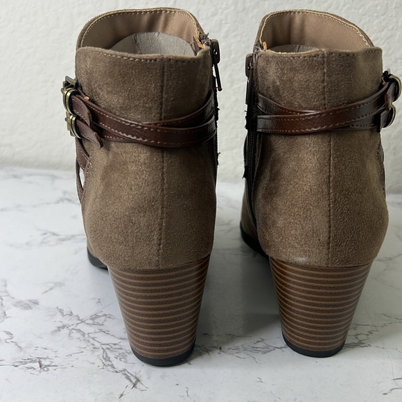 Life Stride Tan and Brown Ankle Boots - Picture 6 of 12